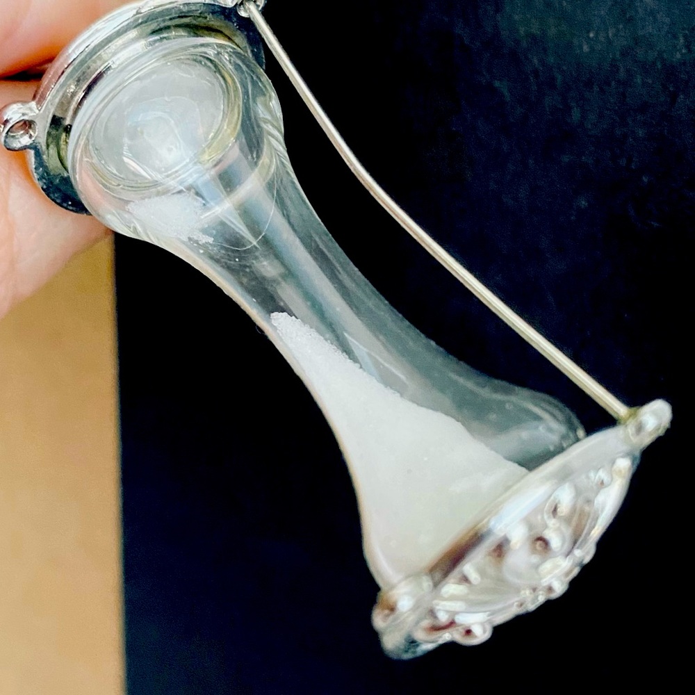 🛍️Sand Hourglass Silver Necklace